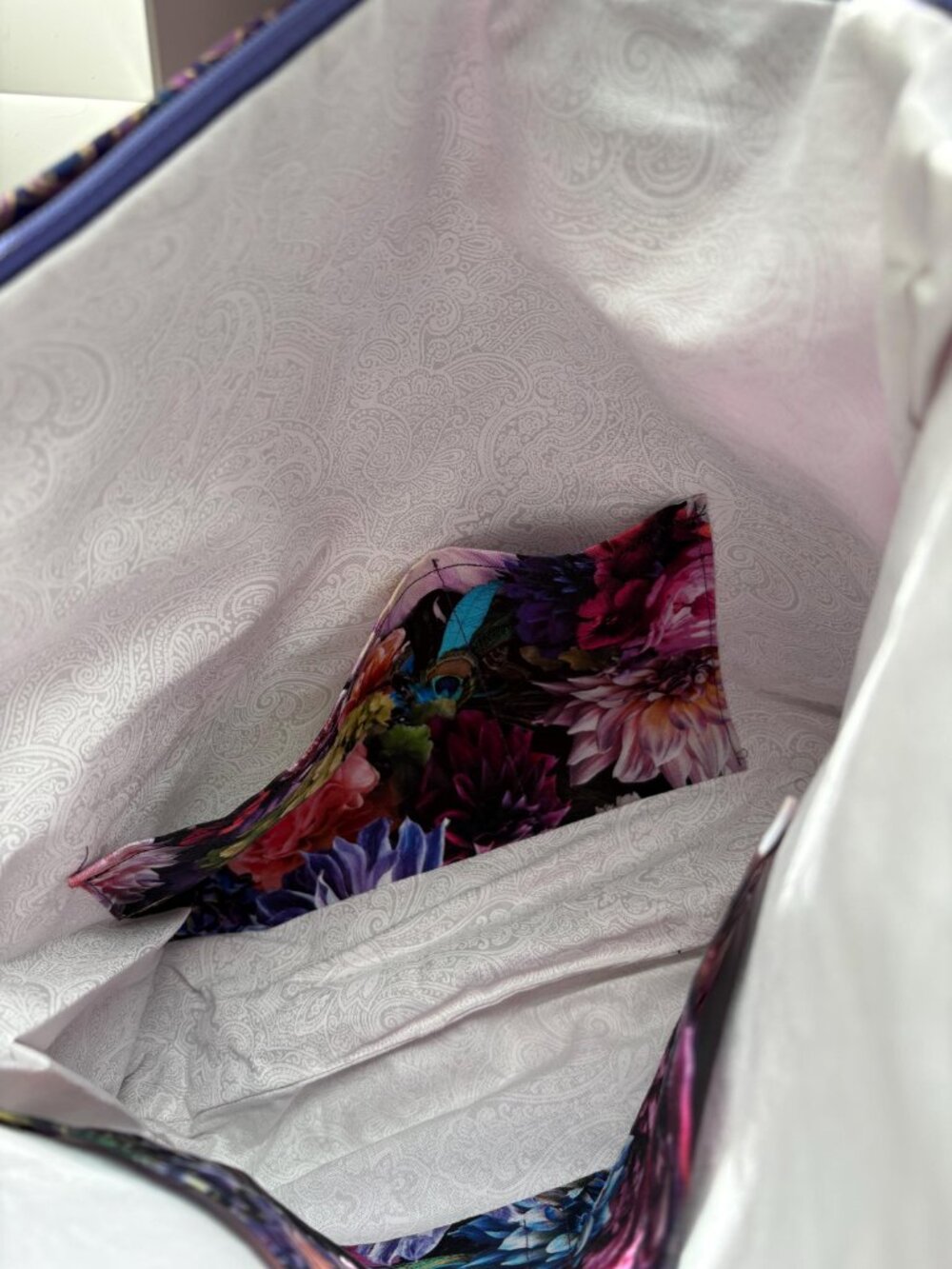Garden Lover Tote w/Matching zipper Pouch - Picture 5 of 8